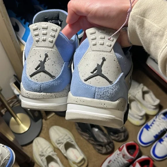 🔥!!Authentication!! Jordan 4 University Blue with🔥